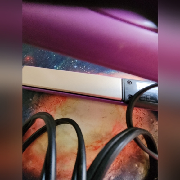 Hair Straightener - Picture 2 of 3